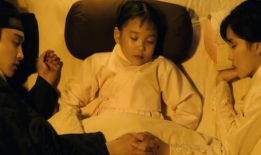 男女同床视频,情感交织的私密瞬间